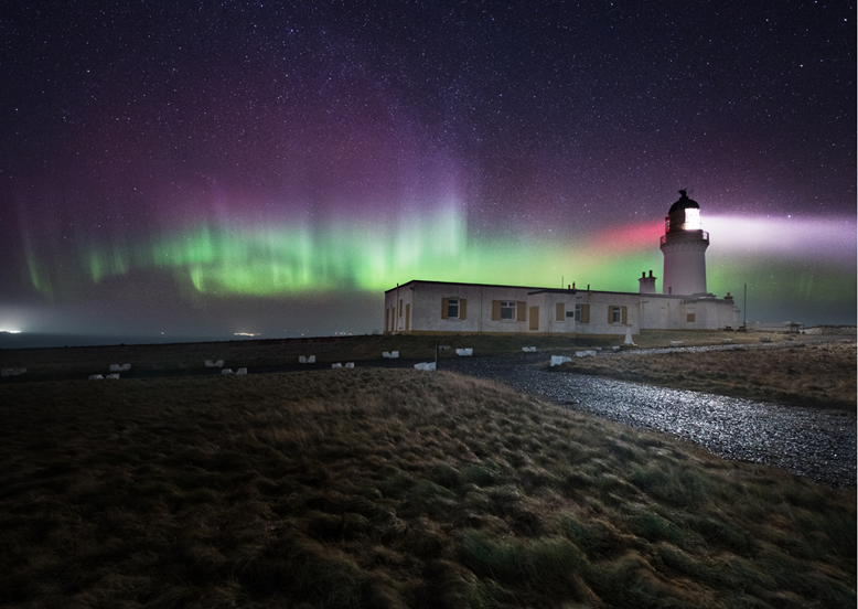 Seeing the northern lights in Scotland in winter - Photo of Noss Head Lighthouse