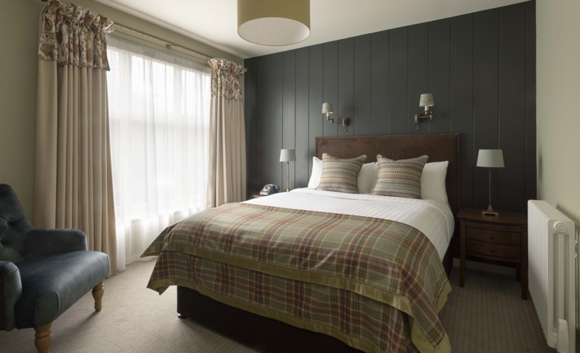 Balmoral Arms | Balmoral Arms Feature Room Wide