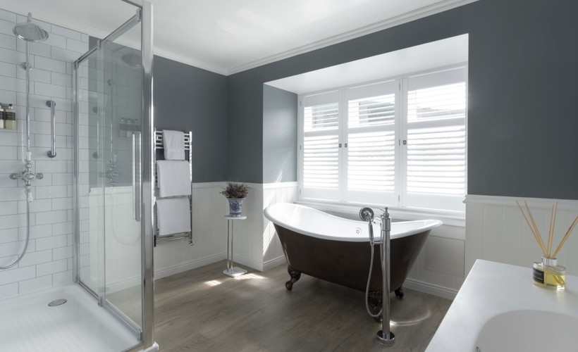 Balmoral Arms | Balmoral Arms Suite Bathroom