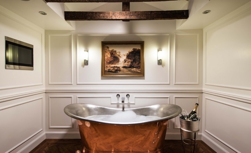 Thainstone House | Thainstone House Junior Suite Bath