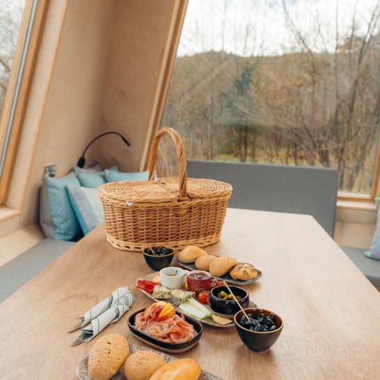 Isle of Mull | Isle Of Mull Hotel And Spa Wilderness Hut Hamper 1